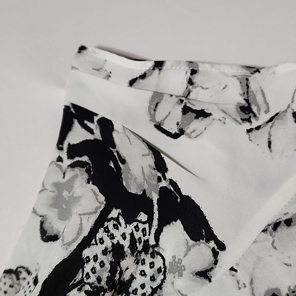 DR2 Floral Top - Picture 7 of 12